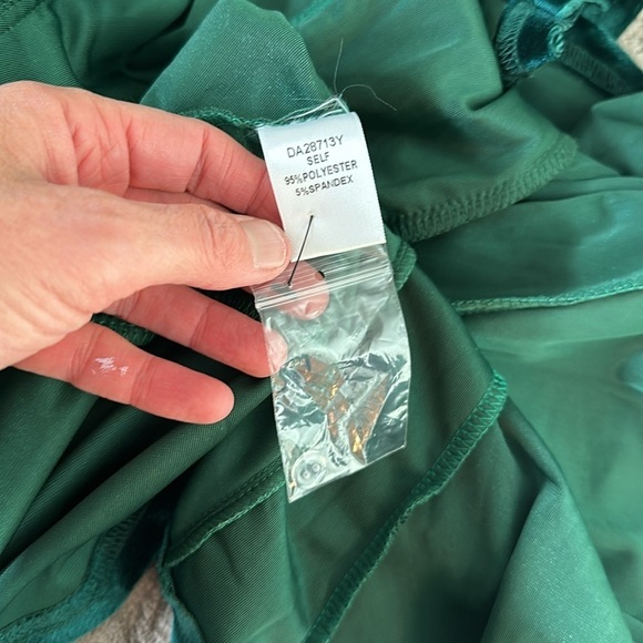 Aakaa Green Velvet On The Guest List Braid Belt Mini Dress Small NWOT - Picture 4 of 12